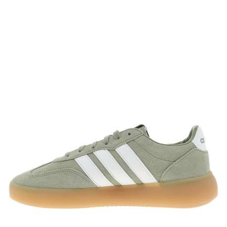 Baskets en cuir vert avec un revêtement doux à talon plat avec des lacets