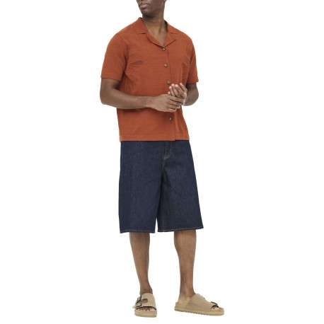 Chemise brique unie pourvue de manches courtes et d'une coupe droite - Image 3