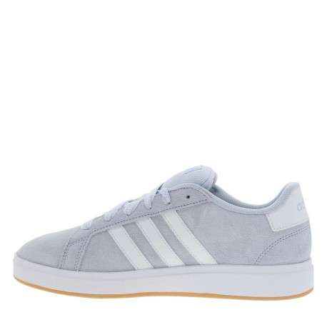 Baskets tennis bleu ciel en cuir avec un talon plat et des lacets