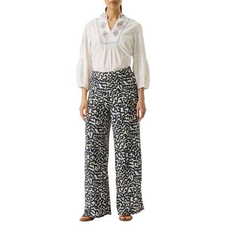 Pantalon chino écru à motifs pourvu d'une coupe bootcut et d'une taille haute - Image 3