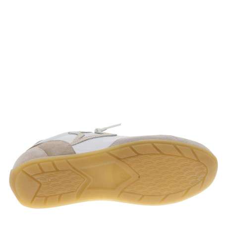 Tennis beiges en cuir avec un talon plat et des lacets élastiqués - Image 5