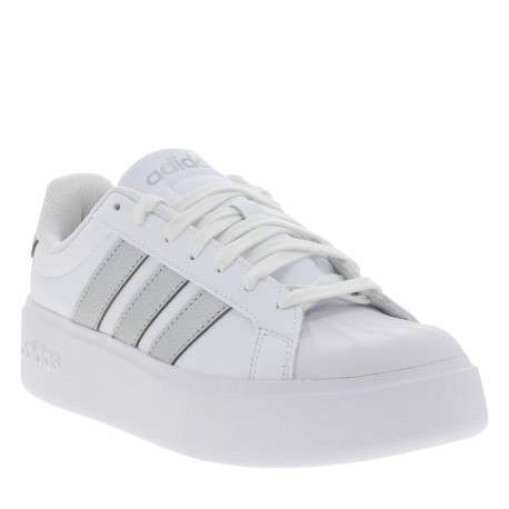 Baskets tennis blanches à talon plat avec des lacets et logo argenté - Image 3