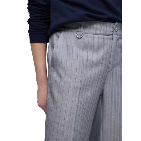 Pantalon chino gris clair à rayures pourvu d'une coupe slim - Image 6
