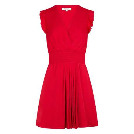 Robe courte rouge coupe cintrée pourvue d'un col v croisé effet drapé