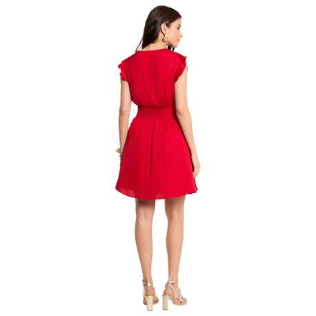 Robe courte rouge coupe cintrée pourvue d'un col v croisé effet drapé - Image 4