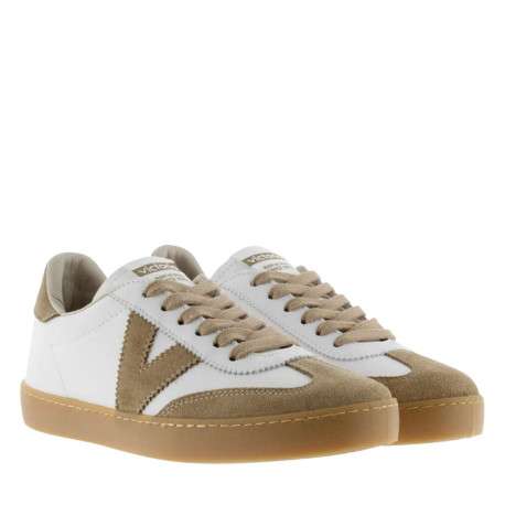 Tennis en cuir beiges à talon plat avec un patch de la marque sur la languette - Image 4