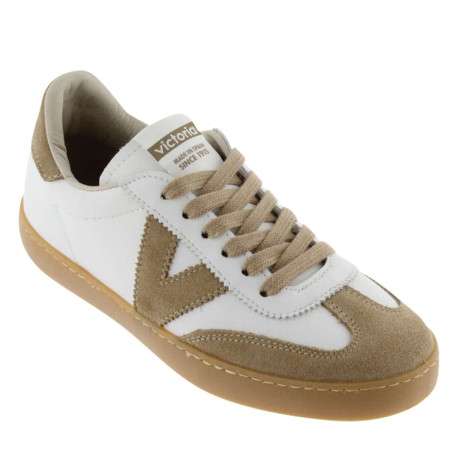Tennis en cuir beiges à talon plat avec un patch de la marque sur la languette - Image 3