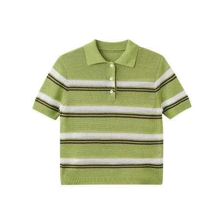 Polo vert à rayures avec une coupe ajustée et un col boutonné