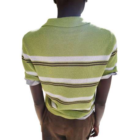 Polo vert à rayures avec une coupe ajustée et un col boutonné - Image 3