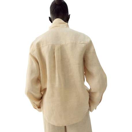 Chemisier en coton beige uni avec une coupe droite et un col à revers - Image 3