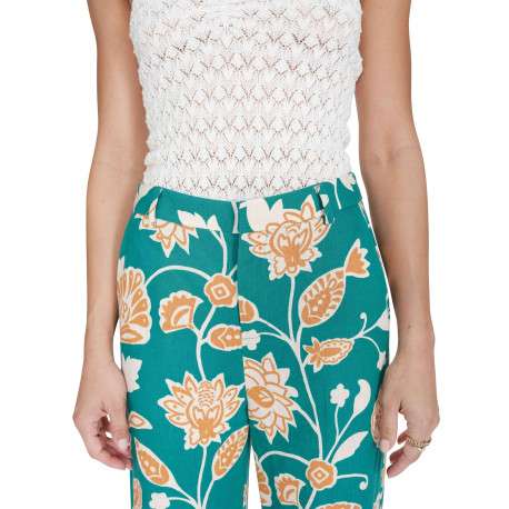 Pantalon chino vert avec des motifs floraux et une coupe flare - Image 5