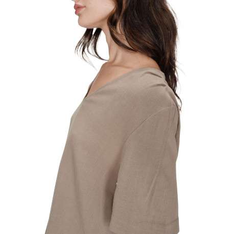 Top taupe uni fluide avec une coupe large et des manches courtes - Image 4