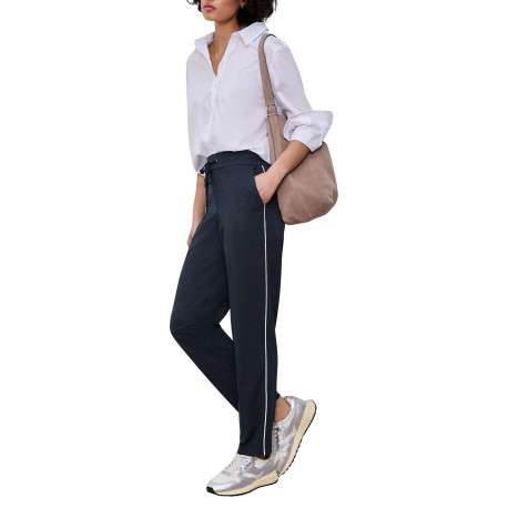 Pantalon chino marine à motifs pourvu d'une taille élastiquée - Image 6