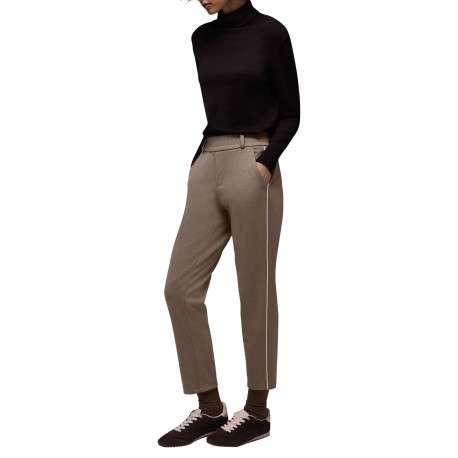 Pantalon chino chocolat uni pourvu d'une taille élastiquée et d'une coupe droite - Image 6