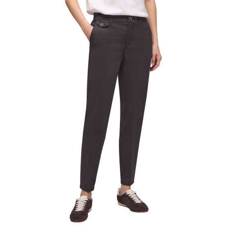 Pantalon chino en coton marron uni pourvu de multiples poches - Image 3
