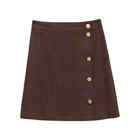 Jupe courte Joele chocolat uni pourvue d'une fermeture boutonnée