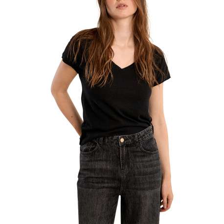 T-shirt noir uni pourvu d'un col v et d'un coeur brodé sur la poitrine - Image 4