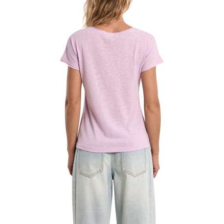 T-shirt mauve uni pourvu d'un col v et d'un coeur brodé sur la poitrine - Image 2