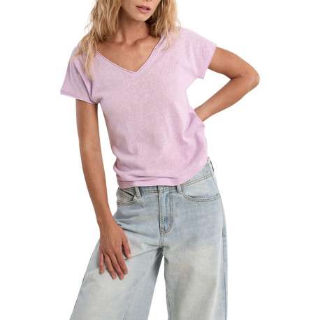 T-shirt mauve uni pourvu d'un col v et d'un coeur brodé sur la poitrine - Image 4