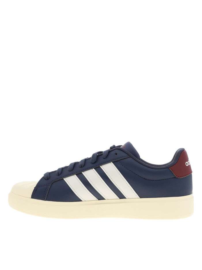 Baskets bleues avec un...