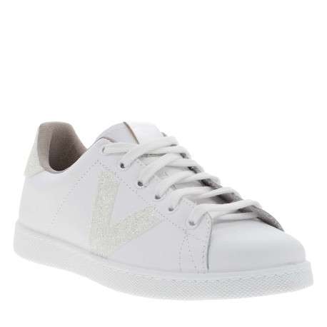 Tennis en cuir blanches avec un talon plat pourvu de lacets - Image 4