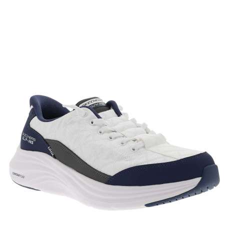 Baskets blanches avec un patch sur la languette et une fermeture slip-on - Image 3