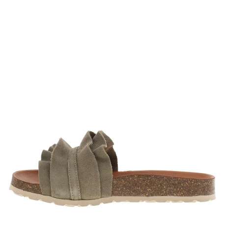 Mules en cuir kaki avec un talon plat et muni d'une large sangle