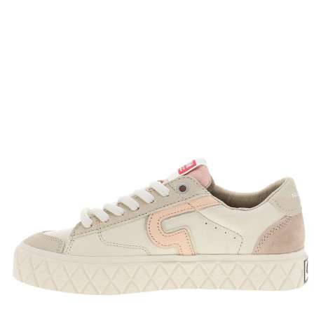 Tennis en cuir écrues à talon plat avec des lacets et un logo rose