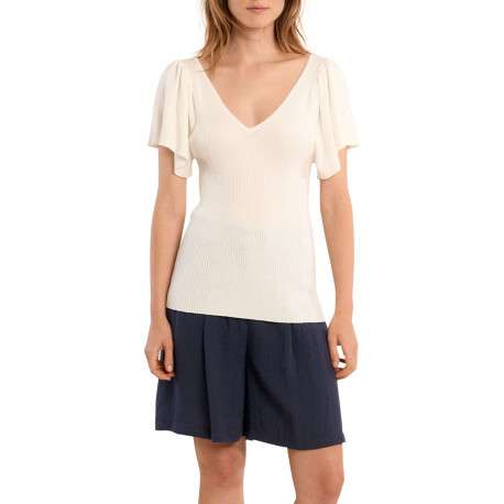 Pull blanc uni pourvu de manches courtes et d'une coupe ajustée