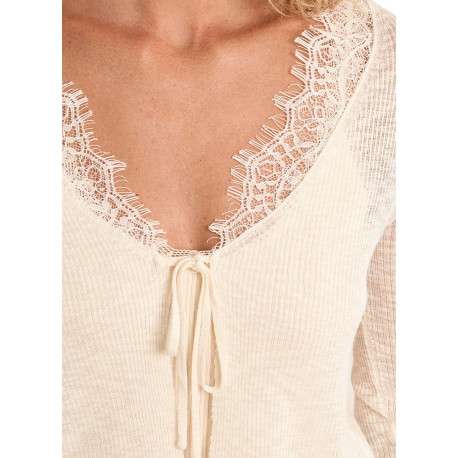 Gilet blanc uni pourvu d'une coupe droite et de détails en dentelle - Image 5