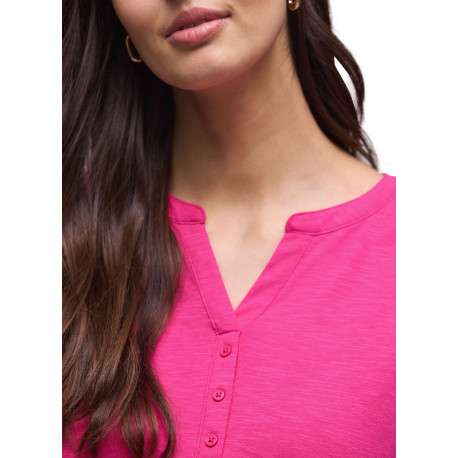 T-shirt fuchsia uni avec une coupe droite et un col tunisien - Image 6