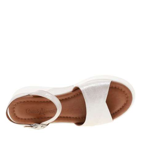 Nu-pieds en cuir argent brillant à semelle compensée avec une boucle à ardillon - Image 4