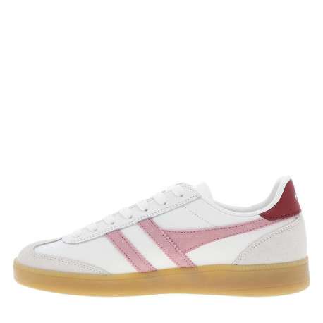 Tennis blanches et roses en cuir avec un talon plat et des lacets