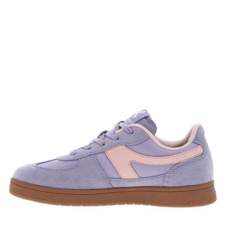 Tennis lilas à talon plat avec semelle marron et lacets plats tressés