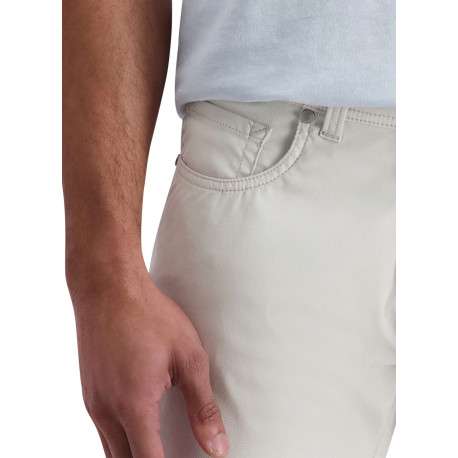 Pantalon en coton écru uni avec une coupe ajustée et des poches à l'italienne - Image 4