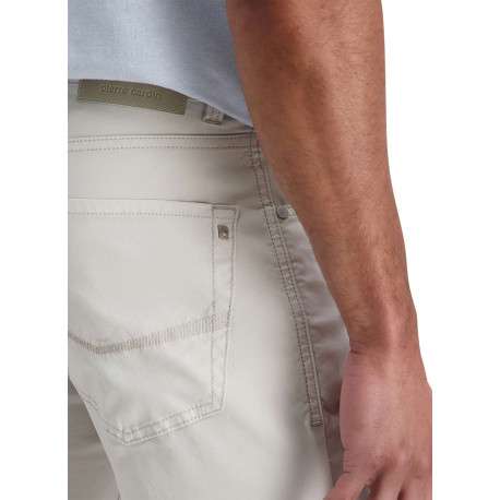 Pantalon en coton écru uni avec une coupe ajustée et des poches à l'italienne - Image 5