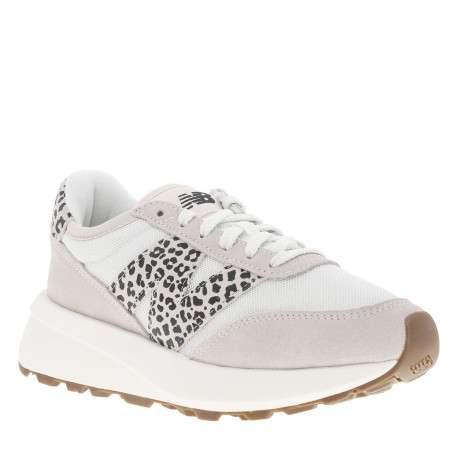 Baskets en cuir léopard et écrues avec un talon plat et des lacets - Image 3