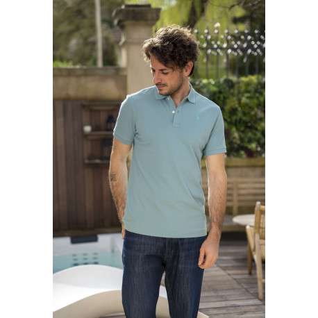 Polo en coton biologique vert d'eau uni avec une coupe droite et un col boutonné - Image 8