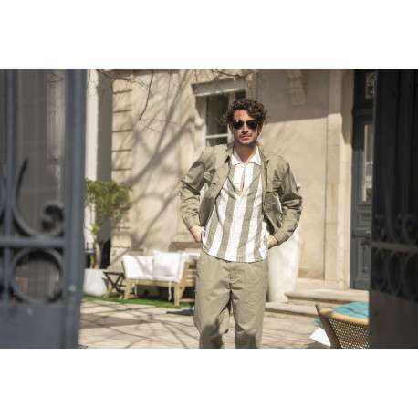 Blouson en coton kaki à coupe ajustée pourvu d'un col chemise - Image 8