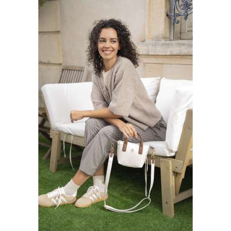 Pantalon chino gris à rayures pourvu d'un bouton à la taille - Image 9