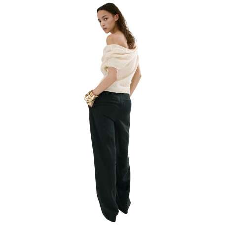 Pantalon noir uni pourvu d'une coupe large et de passants pour la ceinture - Image 4