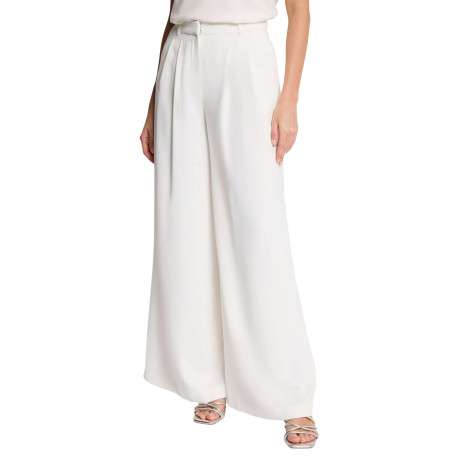 Pantalon blanc uni pourvu d'une coupe large et de détails plissés - Image 4