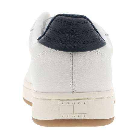 Tennis en cuir écrues à talon plat avec des lacets et un revêtement en grains - Image 6