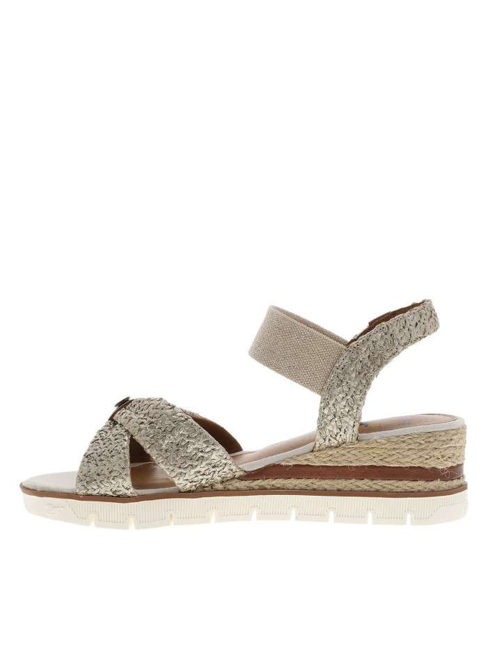 Nu-pieds écrus avec un...