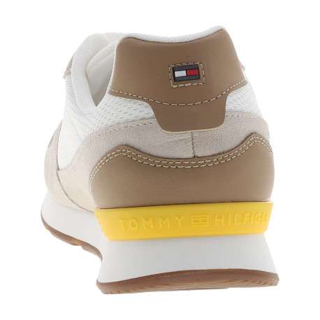 Baskets blanches et beiges en cuir avec un talon plat et des lacets - Image 6