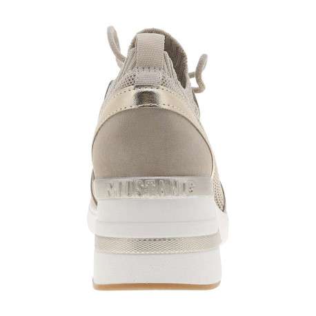 Sneakers beiges avec un talon semi-compensée et des lacets ronds - Image 6