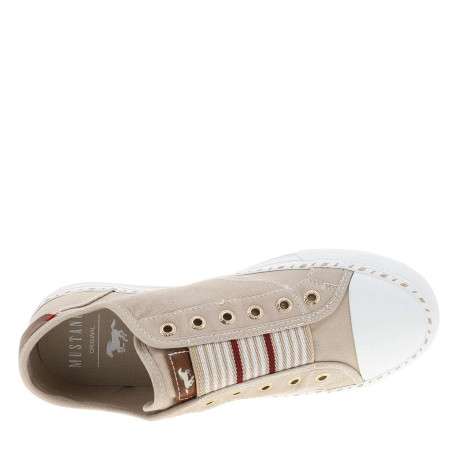 Tennis basses beiges avec un talon plat et fermeture à slip-on - Image 4