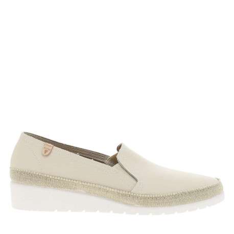 Mocassins beiges en cuir avec un talon compensé bas et à slip-on - Image 2