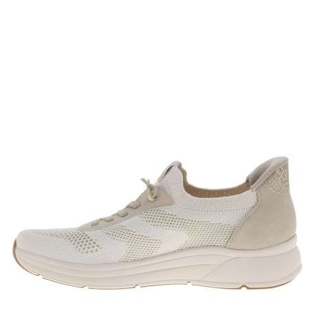 Baskets running beiges à talon plat avec une fermeture slip-on