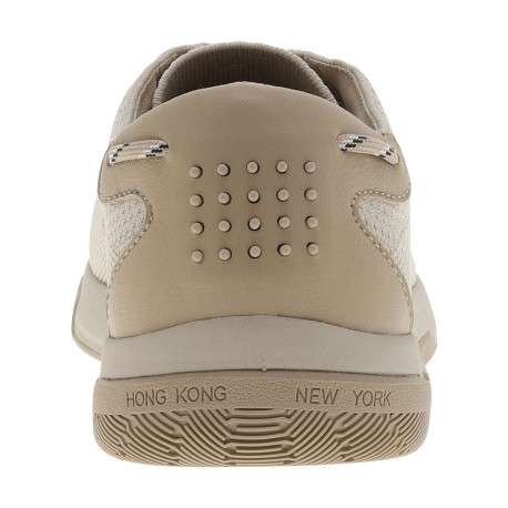 Sneakers beiges à semelle plate avec une fermeture à lacets ronds - Image 6